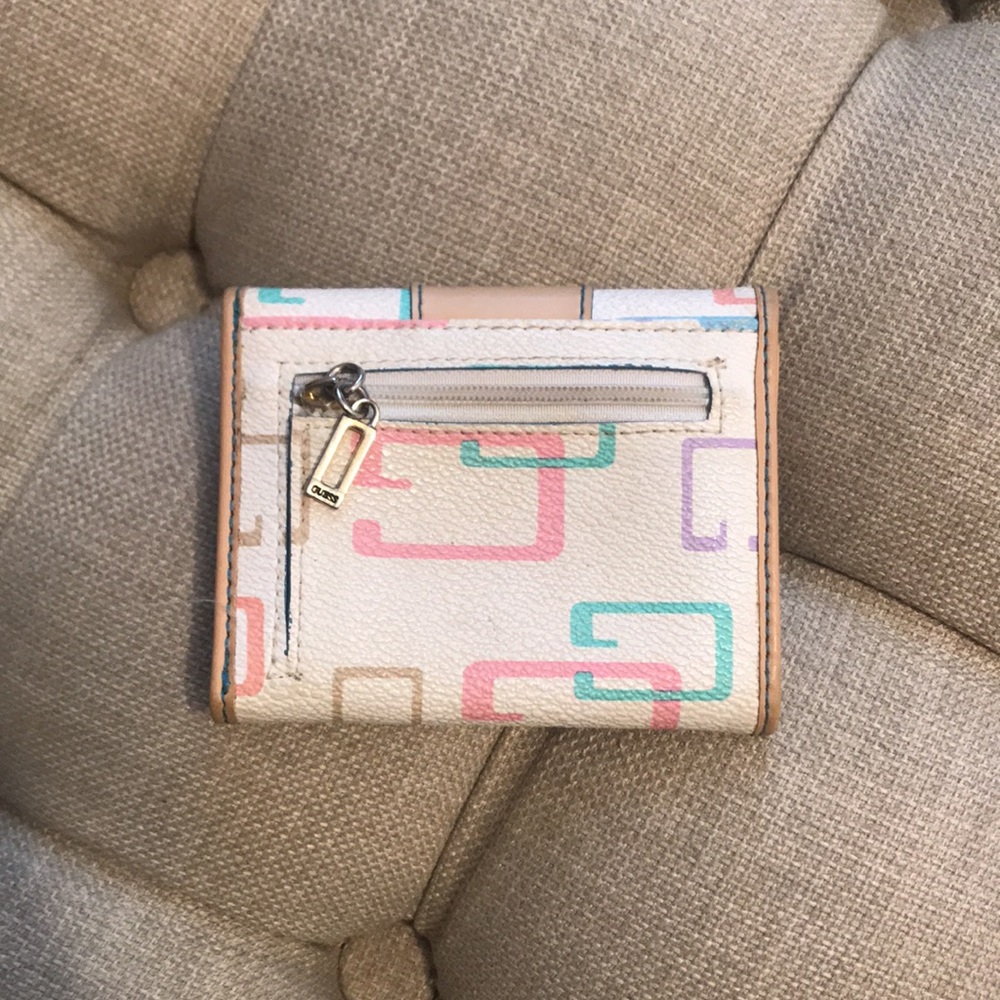 Guess Wallet - Picture 3 of 4
